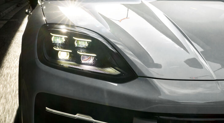 Световые технологии на высшем уровне: HELLA и Porsche выпускают первую в мире матричную фару SSL | HD  